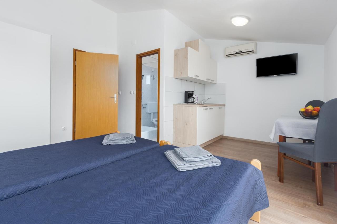 Apartments Emil Pula Exterior photo