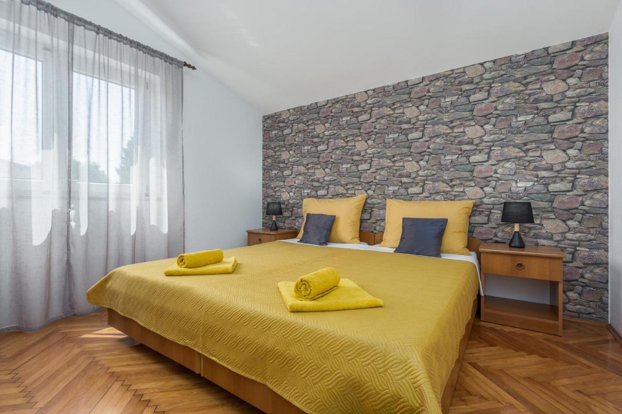 Apartments Emil Pula Exterior photo
