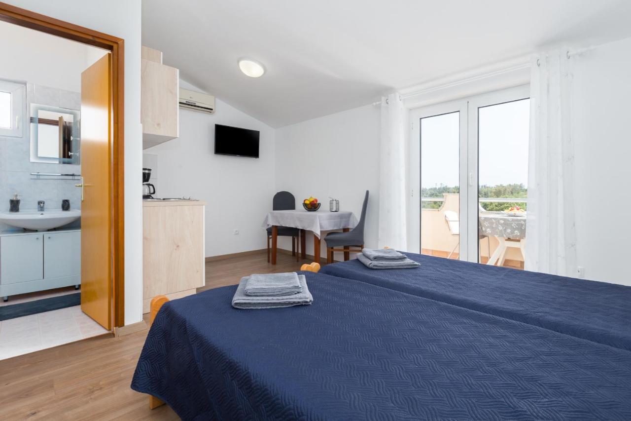 Apartments Emil Pula Exterior photo